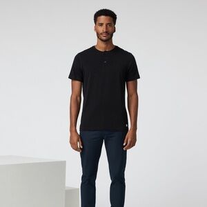 Vuori Black Short Sleeve Tuvalu Henley in Black Size Large